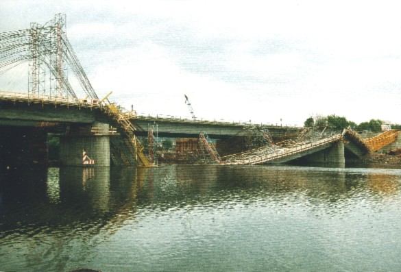 Die Brücke am Wochenende nach dem Einsturz