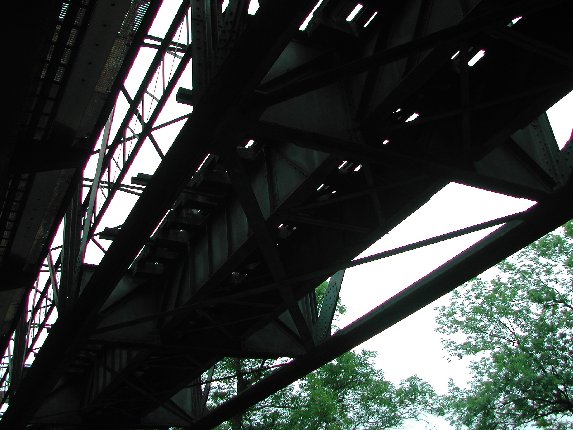alte Brücke von unten
