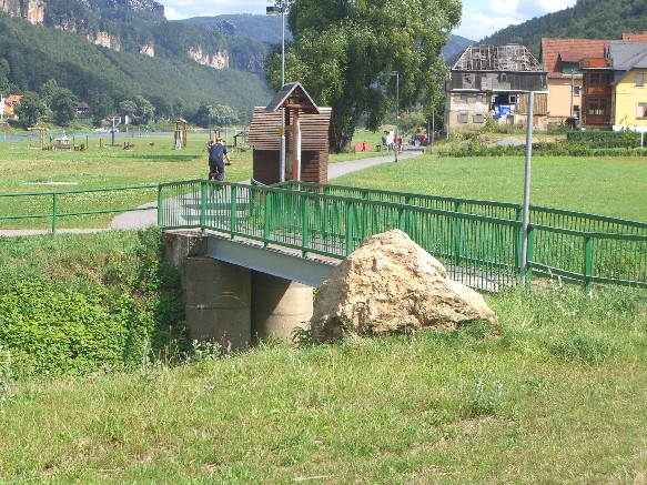 Brücke über Elbzufluß Krippen