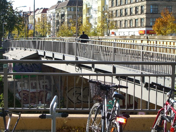 Südöstl. Fußwegbrücke Prenzlauer Allee