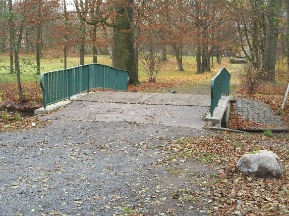 5. Pankebrücke im Bucher Schloßpark
