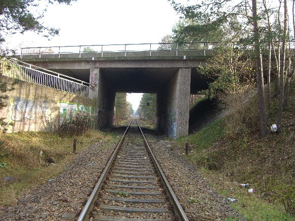 A 13 Brücke / IndustA 13 Brücke / Industriegleis nach Kienbergriegleis nach