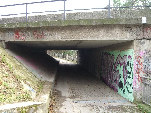 A 13 Brücke / IndustA 13 Brücke / Industriegleis nach Kienbergriegleis nach