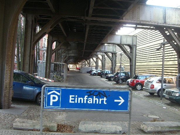 U 2 Hochbahnabschnitt Gleisdreieck und Mendelsohn Bartholdypark