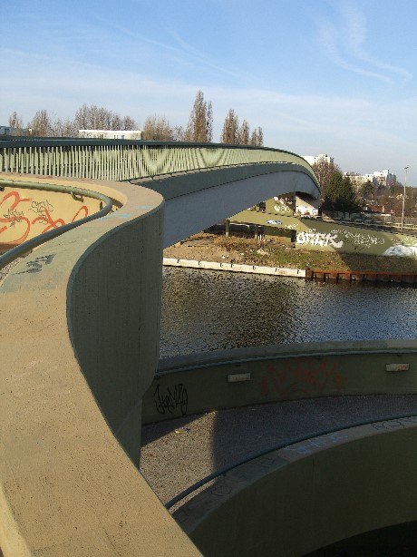 Goerdeler Steg über A100 u. Westhafenkanal