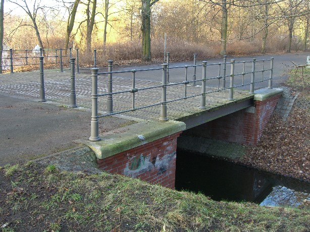 Heidekampgrabenbrücke nördlich Karpfenteich