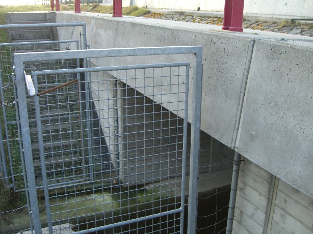 A 10 Brücke Berliner Ring / Wassergraben nahe Altlandsberger Weg Mehrow