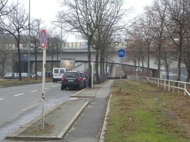 A111 . Hinkeldeybrücke Anschlußstelle Saatwinkler Damm