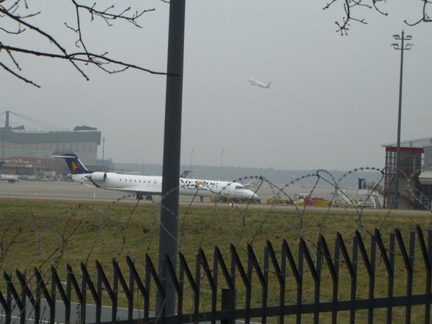 Eingangsbrücke zum Flughafen Tegel