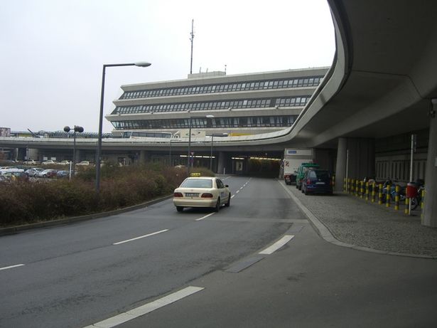 Umlaufbrücke am Airport Tegel