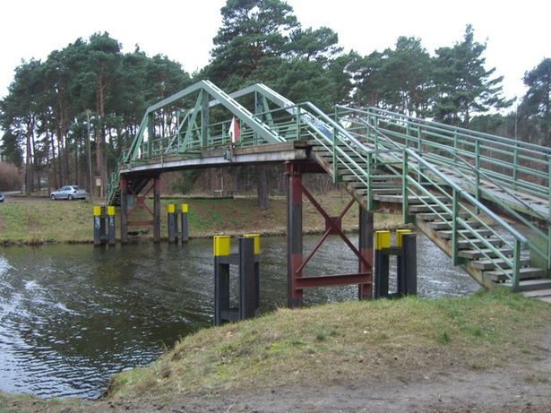 Fuß- und Radwegbrücke über den Oder Spree Kanal bei Schmöckwitzwerder