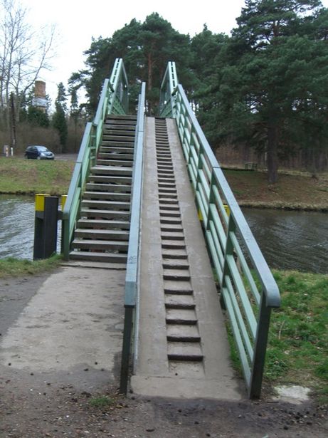 Fuß- und Radwegbrücke über den Oder Spree Kanal bei Schmöckwitzwerder