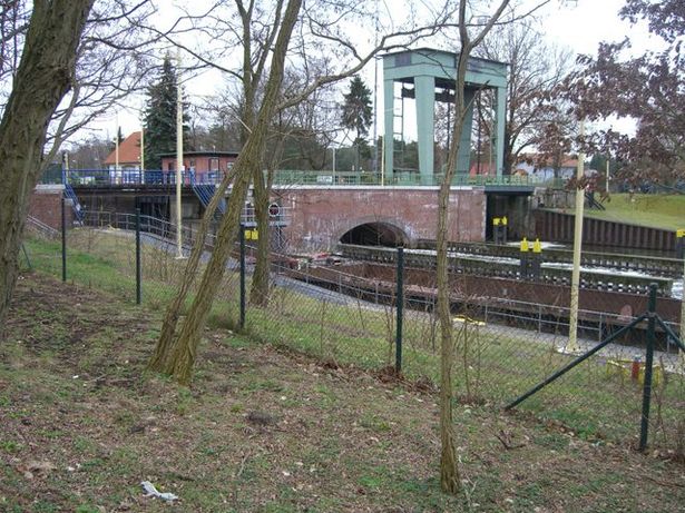Fahrwegbrücke am Wehr über Oderspreekanal bei Schleuse Wernsdorf