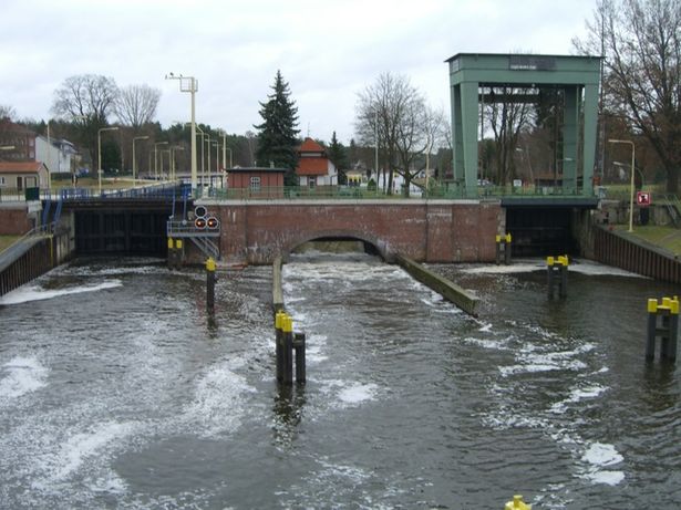 Fahrwegbrücke südlicher Schleusendurchlauf Wernsdorf Oderspreekanal