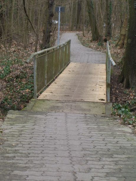 Fuß- und Radwegbrücke neben der Storkower Straße Neue Mühle