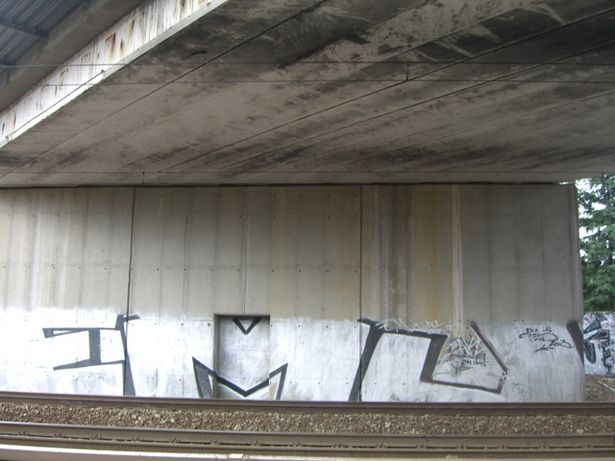 EU Brückenstraße in KW / div. Bahnlinien und Straße an der Eisenbahn