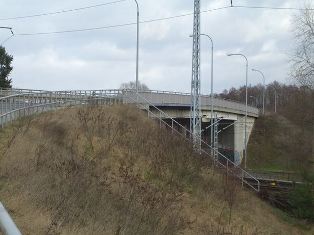 EU Brückenstraße in KW / div. Bahnlinien und Straße an der Eisenbahn