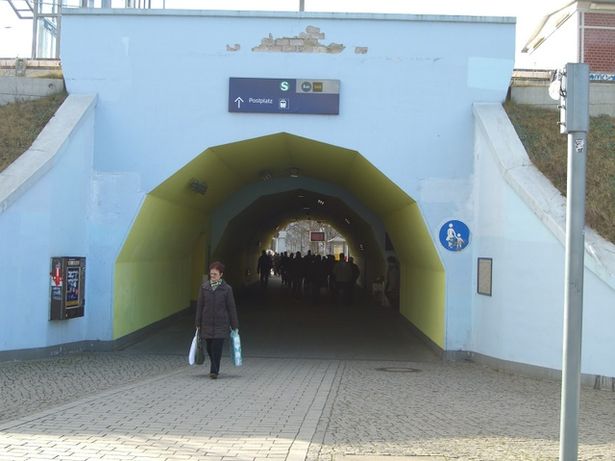 EÜ S25 u. Industriegleise /Zu- und Durchgang z. Bf. Henningsdorf