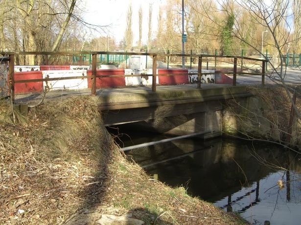 Hafenstraßenbrücke über rechtsseitigen Havelgraben in Henningdorf