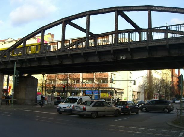 U 2 Brücke Schönhause Allee Kreuzung Stargarder Straße - Gleimstraße