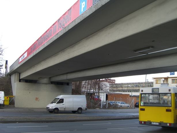 U 6 Brücke / Hozhauser Straße