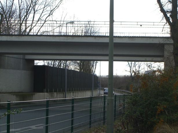 U 6 Brücke / Eichborndamm und Westzgang zum Bf.Scharnweber Straße