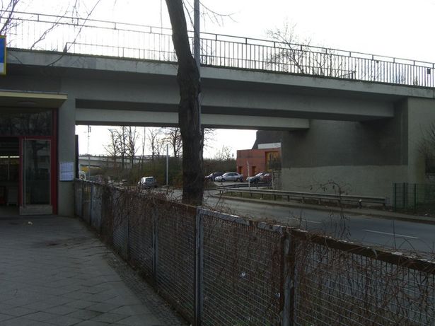 U 6 Brücke / Eichborndamm und Westzgang zum Bf.Scharnweber Straße