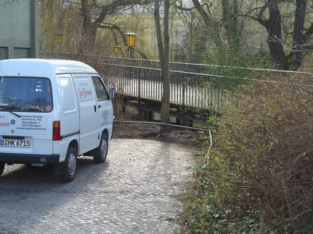 Fußwegbrücke westlich des Zoorestaurants
