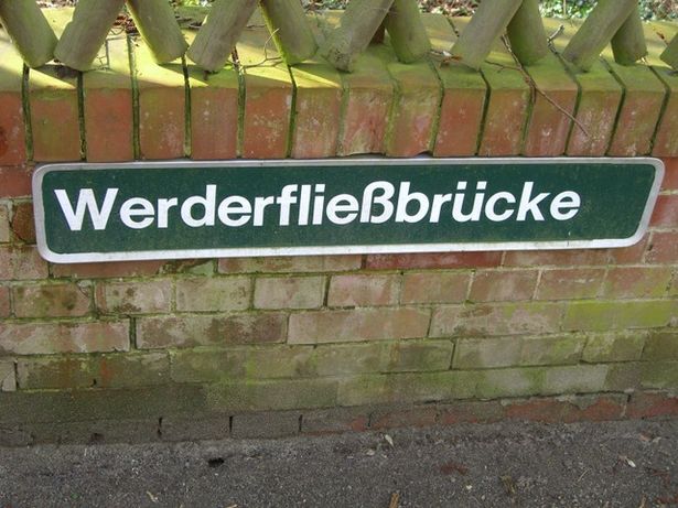 Werderfließbrücke angrend an Brecht Weigel Haus in Buckow Märkische Schweiz