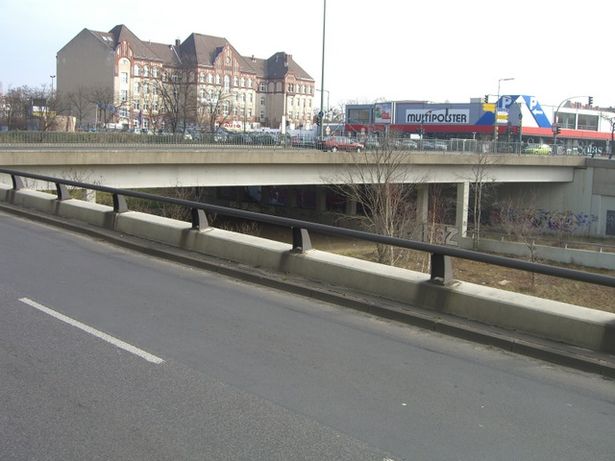 Friedrich-Gerlach-Brücke ( Sachsendamm / A103 )