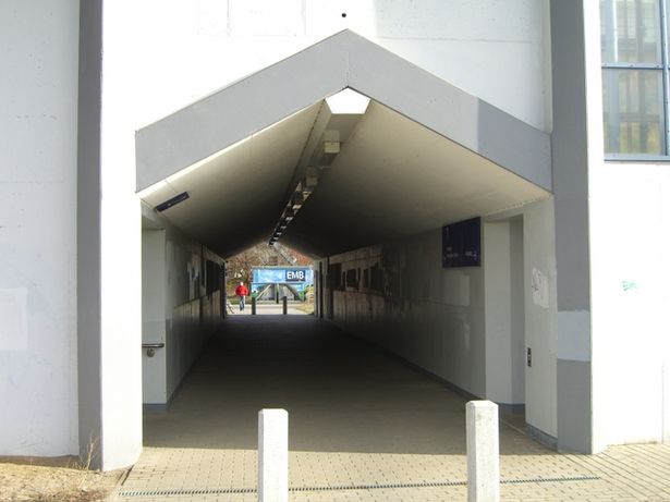 EÜ RE 4, RB 10 u. 14 / Durch- und Zugang zum Bf. Seegefeld Ostseite