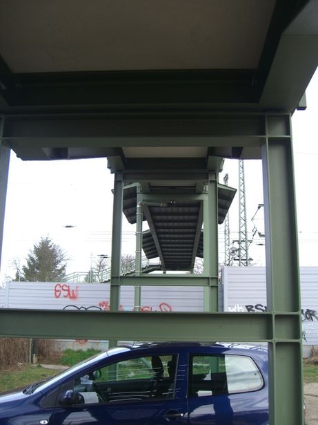 Fußwegbrücke Winterhuder Straße / EU RE 2 und RB 13 in Staaken