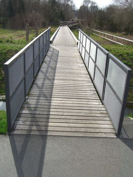 Fußwegbrücke Egelpfuhlbegleitweg / Niederung am Graben