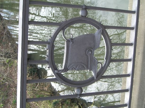 Zitadelleninsel / Abzugsgraben Helmgalerie Bild 18