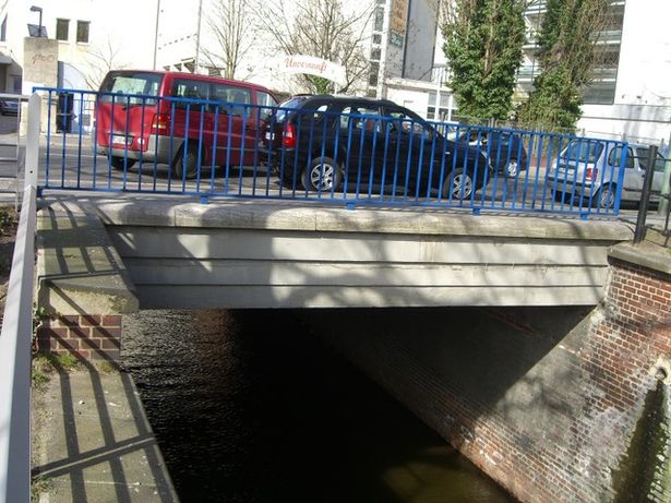 Wallbrücke ( Breitestraßenbrücke / Mühlgraben)