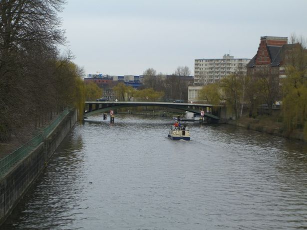 Hansabrücke Altonaer Straße / Spree