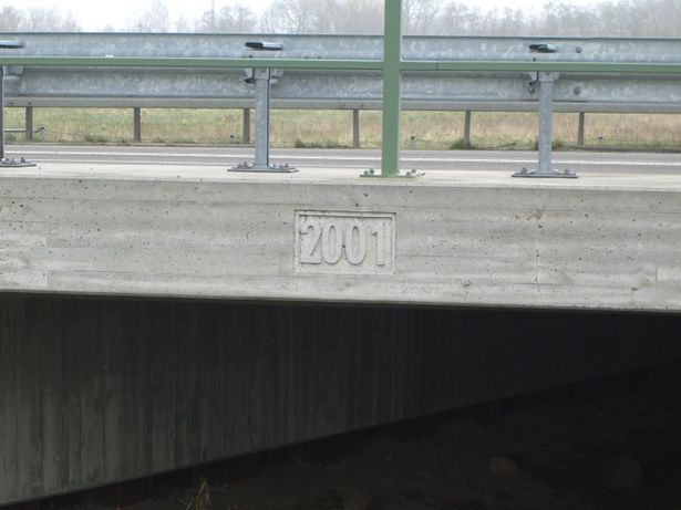 B112 neu Straßenbrücke / Fließ östl. Rosengarten