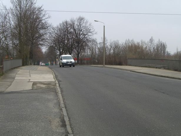 Markendorfer Straßenbrücke / EU RE 1