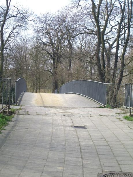 Brückensteg / Leipziger Straße