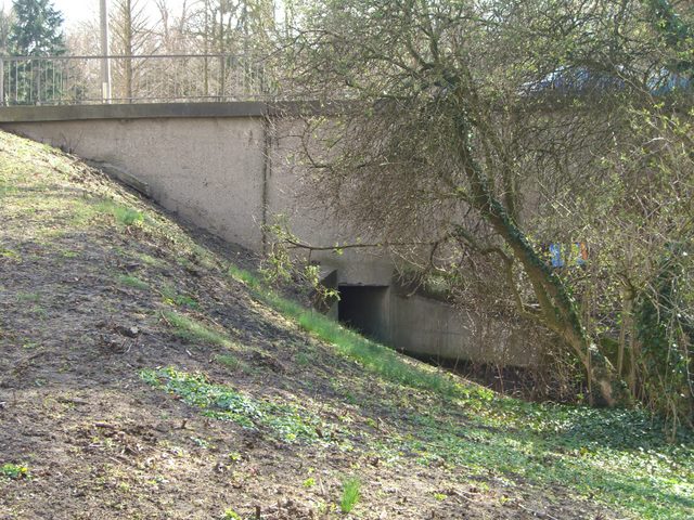 Rosa Luxemburg Straßen Brücke / Stadtgraben