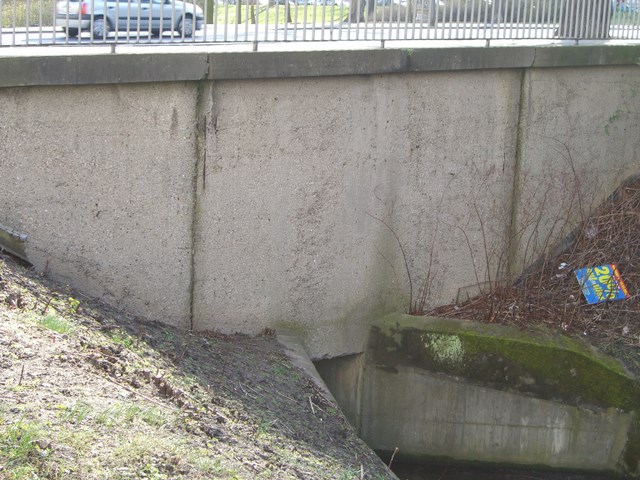 Rosa Luxemburg Straßen Brücke / Stadtgraben