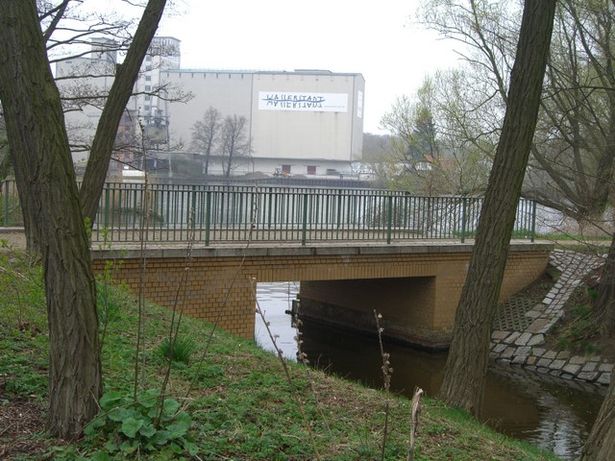 Fußwegbrücke am linken Havelufer / Havel - Spree Graben