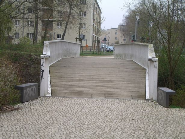 Fußwegbrücke verlängerter Lüdenscheider Weg / Grützmacher Graben