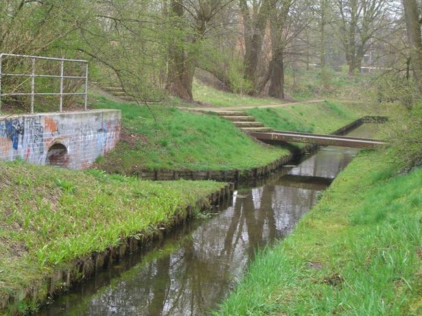 Fußwegbrücke südlich verlängerter Burschneider Weg / Grützmacher Graben