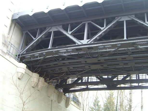 EÜ S 9 und 75 / Zugang zum Friedhof Heerstraße