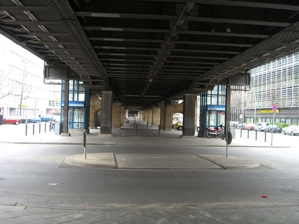 U 2 Brücke mit Bf. Bülowstraße / Steinmetzstraße