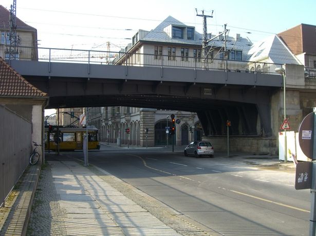 EÜ Stadtbahn Ost - West Verkehr / Universitätsstraße - Geschwister Scholl Straße