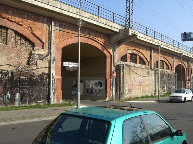 EÜ Stadtbahn Ost - West Verkehr / Ingeborg Drewitz Allee Südwest Durchfahrt