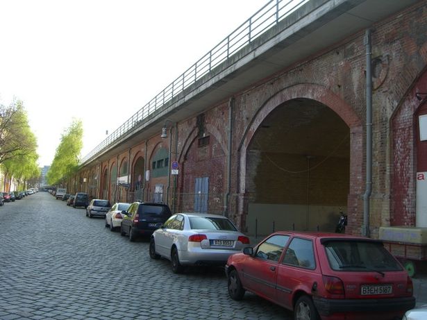 EÜ Stadtbahn Ost - West Verkehr / Ingeborg Drewitz Allee Südwest Durchfahrt