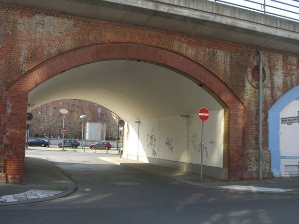EÜ Stadtbahn Ost - West Verkehr / Joachim Karnatz Allee Ostseite